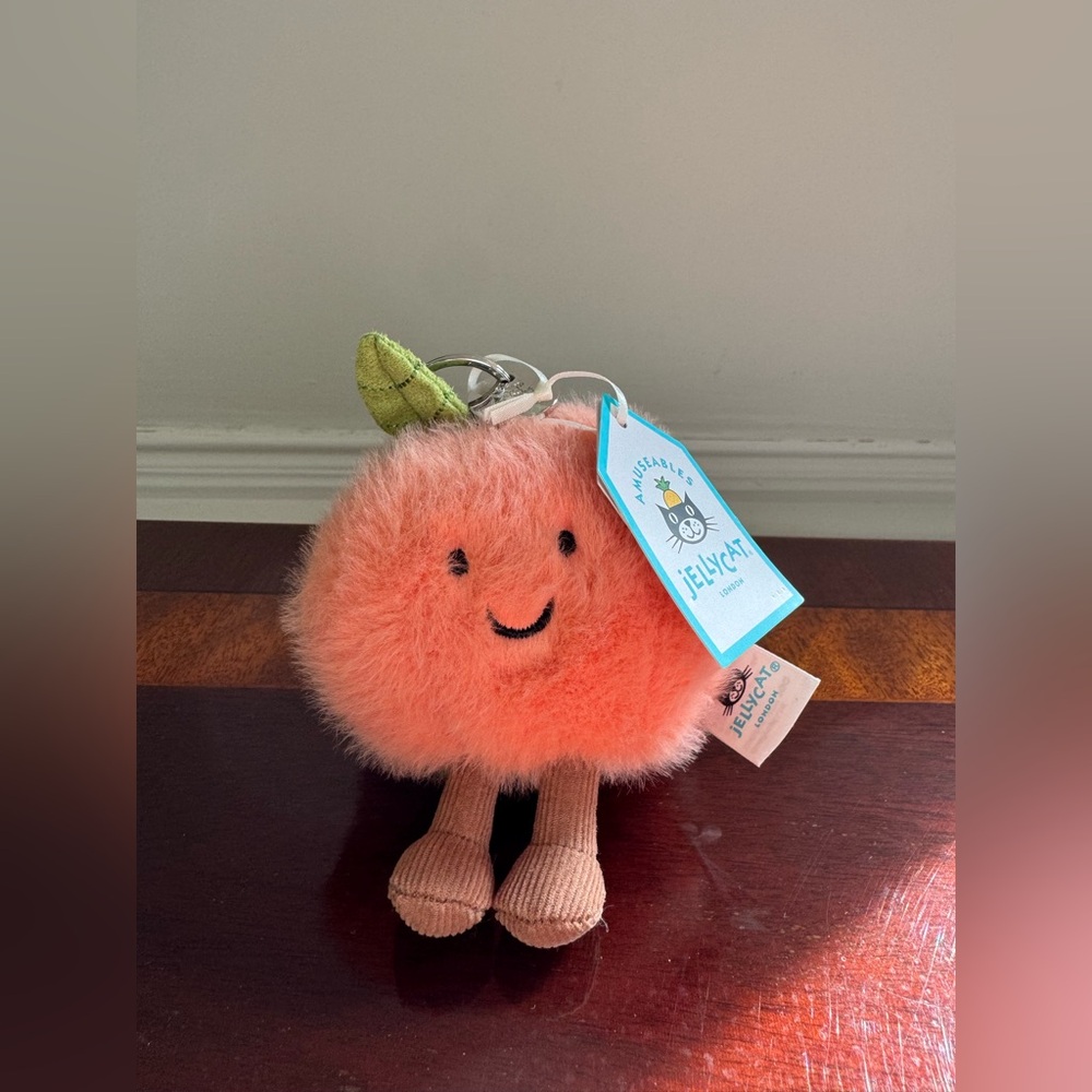 BNWT Jellycat Amuseables Peach Bag Charm - Picture 5 of 10